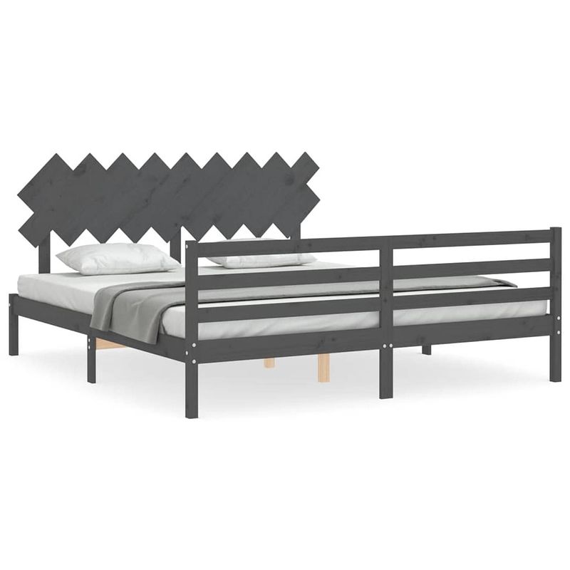 Foto van The living store massief grenenhouten bedframe - grijs - 205.5 x 185.5 x 81 cm - multiplex lattenbodem - functioneel