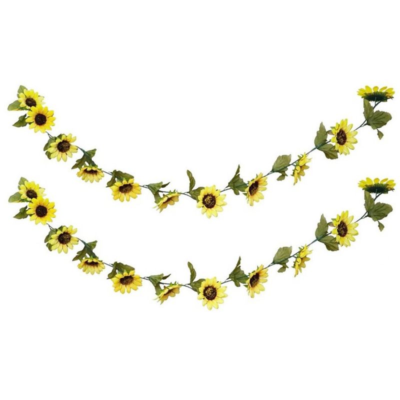 Foto van Chaks zonnebloemen slinger - 2x - kunstbloem - geel - 220 cm - kunstplanten