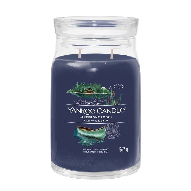 Foto van Yankee candle geurkaars large - met 2 lonten - lakefront lodge - 16 cm / ø 9 cm