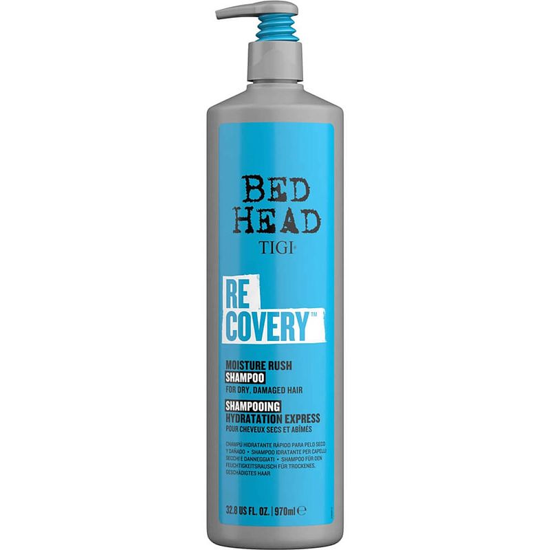 Foto van Bed head recovery moisture rush shampoo voor droog en beschadigd haar 970ml