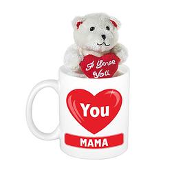 Foto van Moederdag cadeau hartje i love mama beker / mok 300 ml met beige knuffelbeertje met love hartje - feest mokken