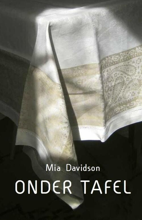 Foto van Onder tafel - mia davidson - paperback (9789064460890)