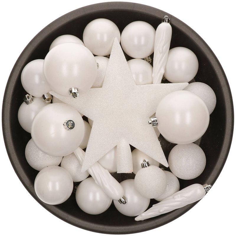 Foto van 33x winter witte kunststof kerstballen 5-6-8 cm - mix - onbreekbare plastic kerstballen - kerstboomversiering wit