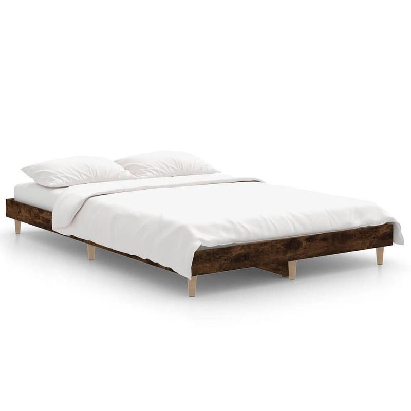 Foto van The living store bedframe - gerookt eiken - multiplex lattenbodem - 193 x 123 x 20 cm - duurzaam materiaal