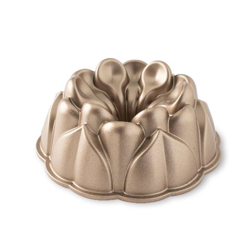 Foto van Tulband bakvorm ""magnolia bundt pan"" - nordic ware spring & summer toffee