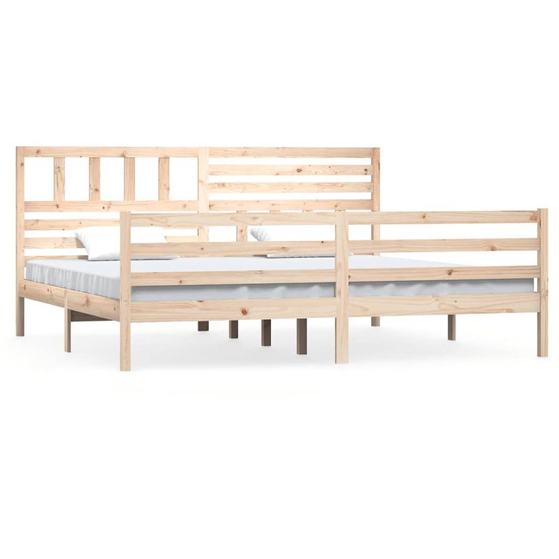 Foto van The living store bedframe grenenhout - 205.5 x 206 x 100 cm - massief - 200 x 200 cm - montage vereist