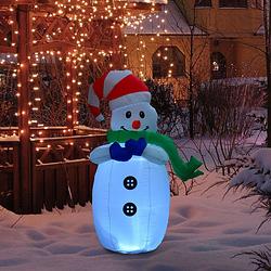 Foto van Opblaasbare sneeuwman - sneeuwman - sneeuwpop - kerstversiering - kerst - kerstverlichting buiten - kerstverlichting...