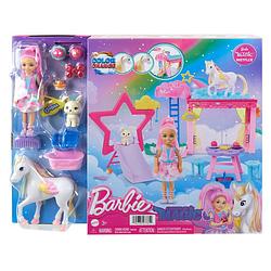 Foto van Barbie a touch of magic chelsea pop