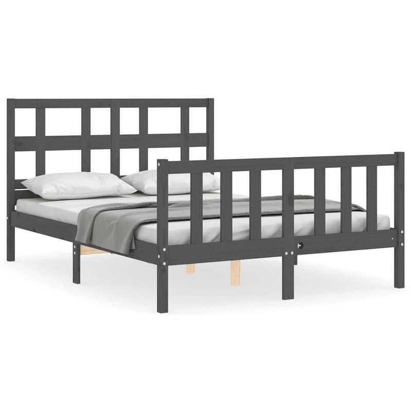 Foto van The living store bedframe grenenhouten grijs - 205.5 x 125.5 x 100 cm - multiplex lattenbodem