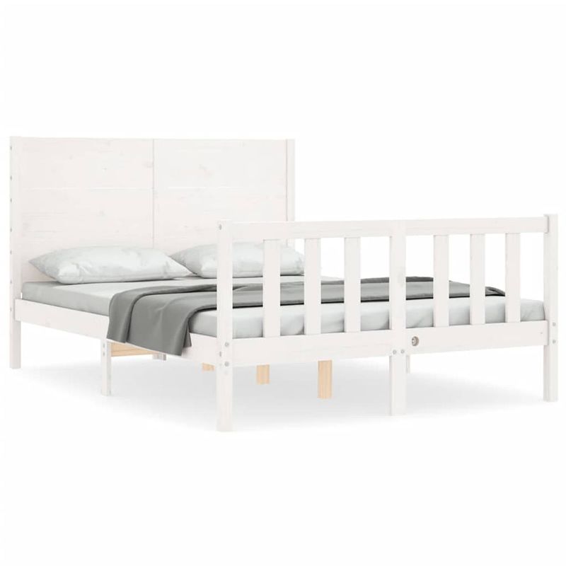 Foto van The living store bedframe - grenenhout - wit - 205.5 x 145.5 x 100 cm - met functioneel hoofd- en voeteneinde - montage