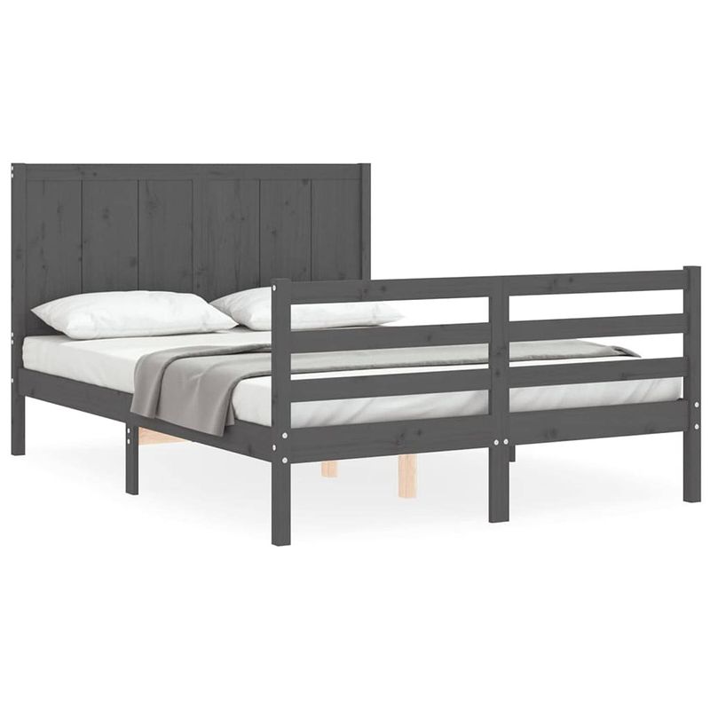 Foto van The living store bedframe massief grenenhout - grijs - 195.5 x 145.5 x 100 cm - multiplex lattenbodem - functioneel