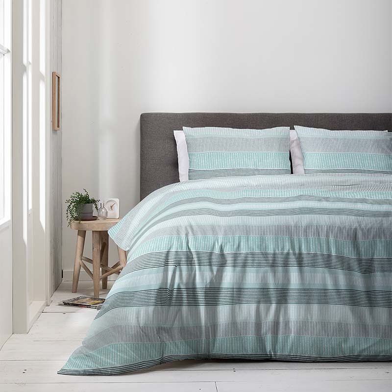 Foto van Luna bedding ocean stripes dekbedovertrek 2-persoons (200 x 220 cm + 2 kussenslopen) dekbedovertrek