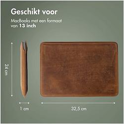 Foto van Accezz leather hoes voor macbook 13 inch laptop sleeve bruin