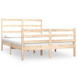 Foto van The living store houten bedframe - king size - grenenhout - 205.5 x 155.5 x 100 cm