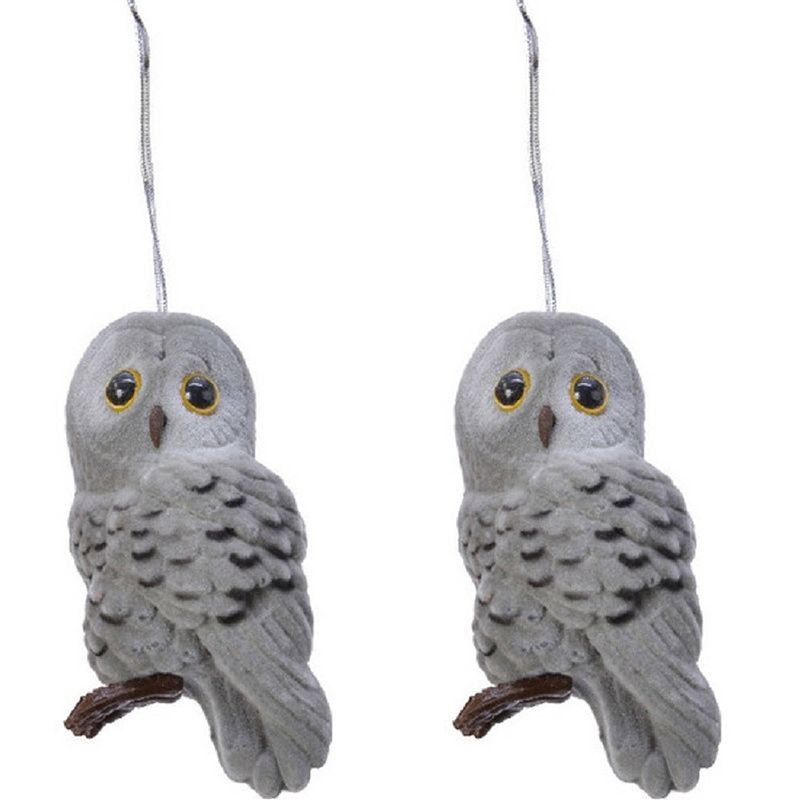 Foto van 2x kerstboomhangers grijze uilen 8 cm kerstversiering - kersthangers