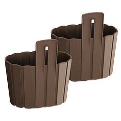 Foto van Set van 2x stuks wood-look muur plantenpot/bloempot kunststof dia 20 cm/hoogte 15 cm houtbruin - plantenpotten