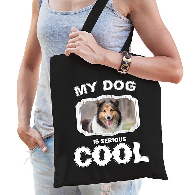 Foto van Katoenen tasje my dog is serious cool zwart - sheltie honden cadeau tas - feest boodschappentassen