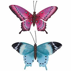 Foto van Set van 2x stuks tuindecoratie muur/wand vlinders van metaal in blauw en roze 35 x 24 cm - tuinbeelden