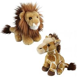 Foto van Knuffeldieren set leeuw en giraffe pluche knuffels 18 cm - knuffeldier