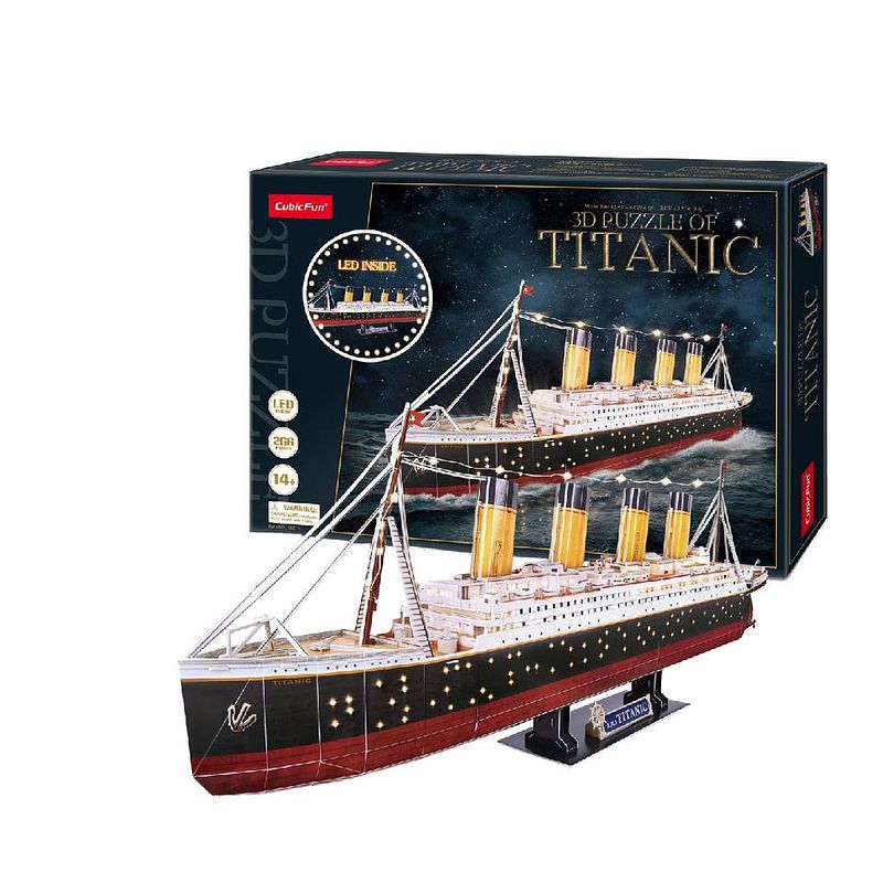 Foto van 3d-puzzel van de rms titanic met led-verlichting