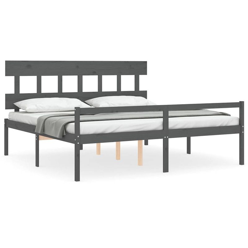 Foto van The living store massief grenenhouten bedframe - grijs - 205.5 x 205.5 x 81 cm - multiplex lattenbodem - functioneel