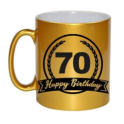 Foto van Happy birthday 70 years gouden cadeau mok / beker met wimpel 330 ml - feest mokken