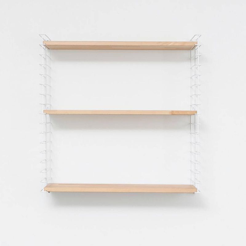 Foto van Tomado boekenrek - wit frame en houten planken
