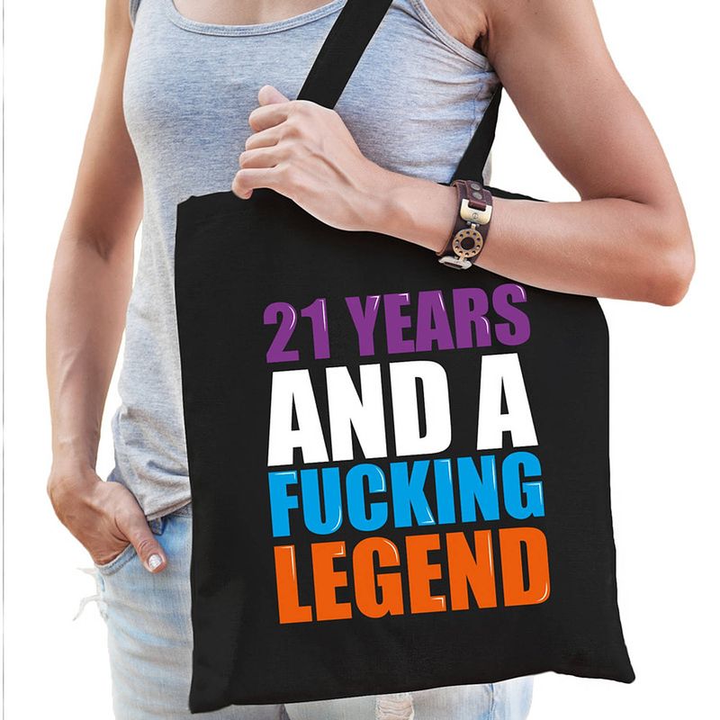 Foto van 21 year legend / 21 jaar legende cadeau tas zwart voor dames - feest boodschappentassen