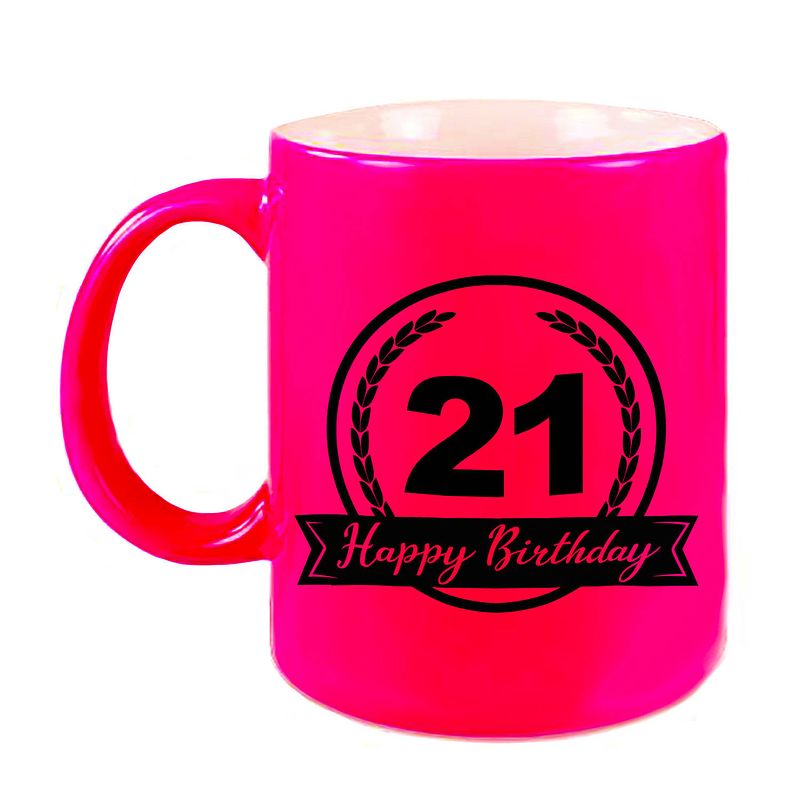 Foto van Happy birthday 21 years cadeau mok / beker neon roze met wimpel 330 ml - feest mokken