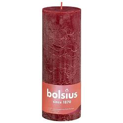 Foto van Bolsius stompkaars velvet red ø68 mm - hoogte 19 cm - donkerrood - 85 branduren