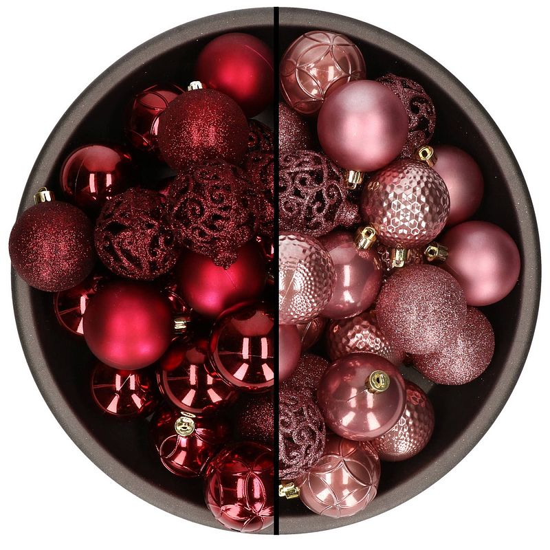 Foto van 74x stuks kunststof kerstballen mix van donkerrood en velvet roze 6 cm - kerstbal