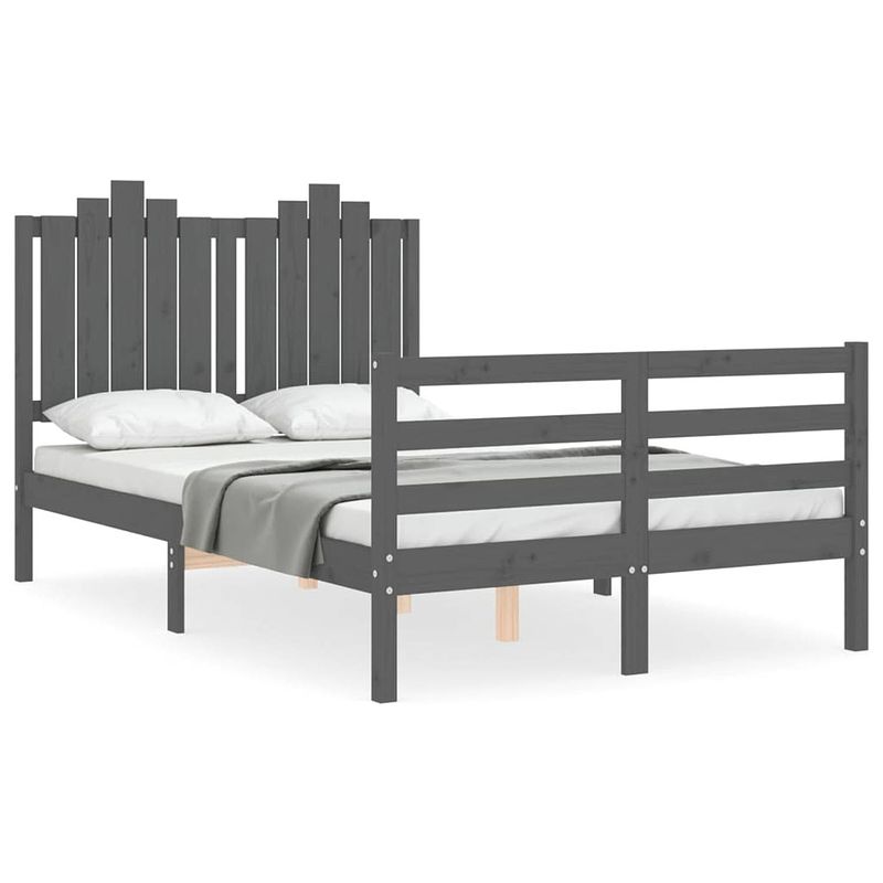 Foto van The living store bedframe - massief grenenhout - 195.5 x 125.5 x 110 cm - grijs - 120 x 190 cm