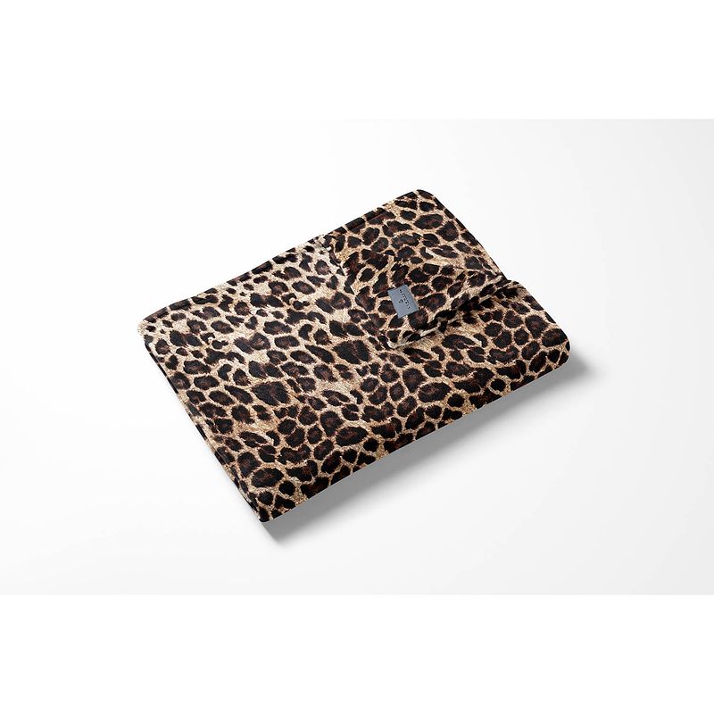 Foto van Linnick flanel fleece deken leopard - bruin - 140x200cm