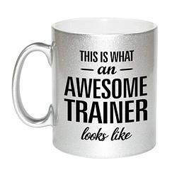 Foto van Awesome trainer cadeau mok / beker zilver 330 ml - feest mokken