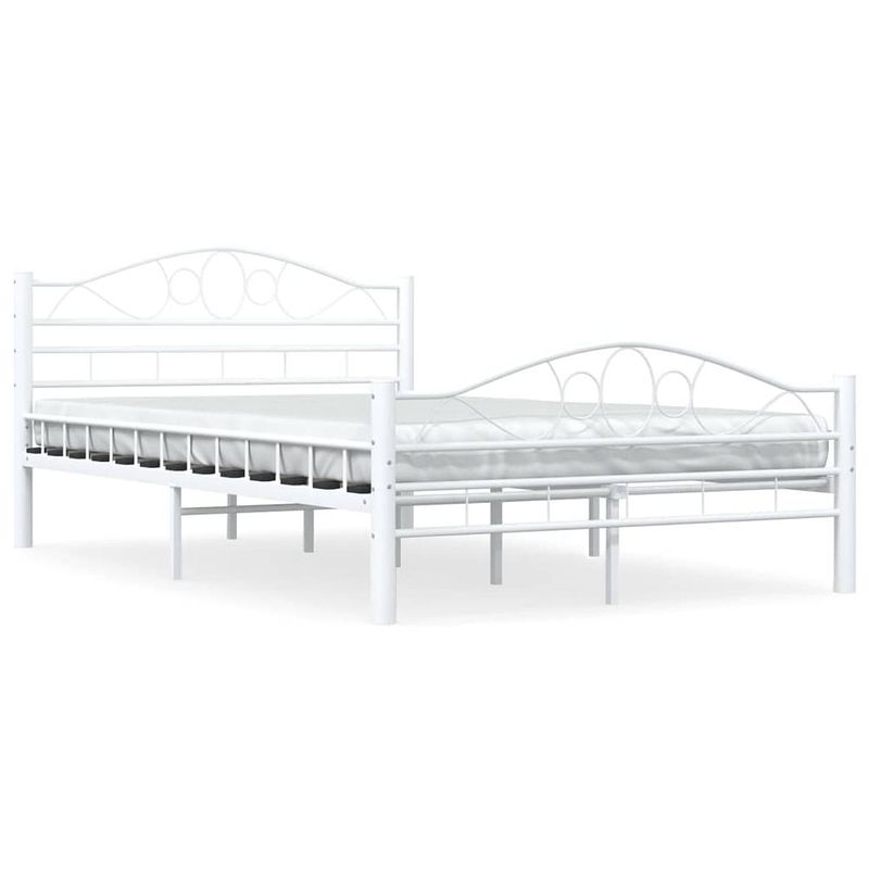 Foto van The living store metalen bedframe - wit - 210 x 127 x 85 cm - stevige lattenbodem - elegante en klassieke sfeer -