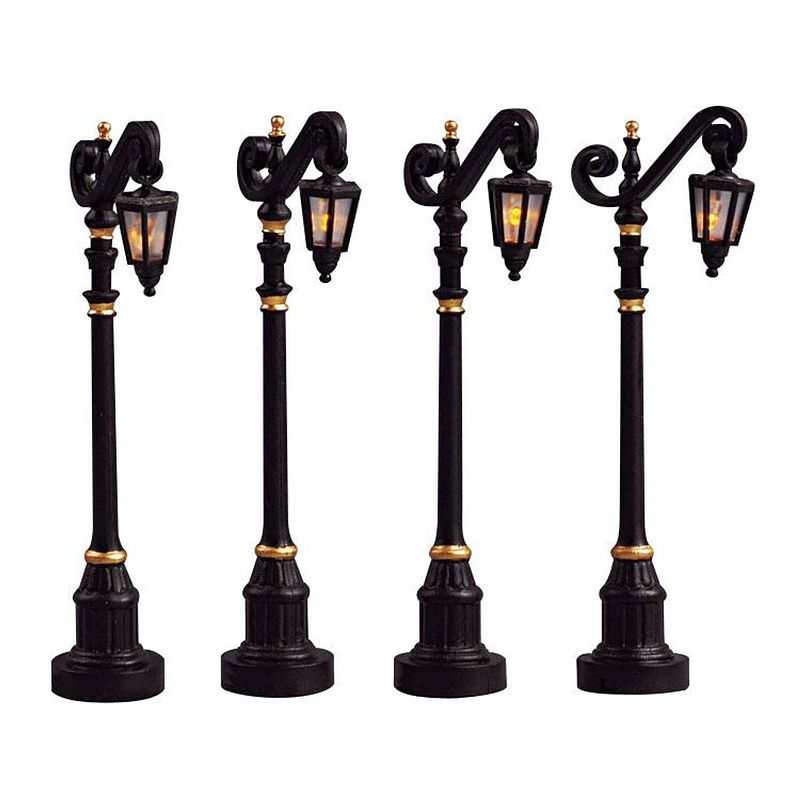 Foto van Lemax - 'scolonial street lamp's - set van 4 stuks - verlicht accessoire - exclusief adapter (werkt ook op batterijen)