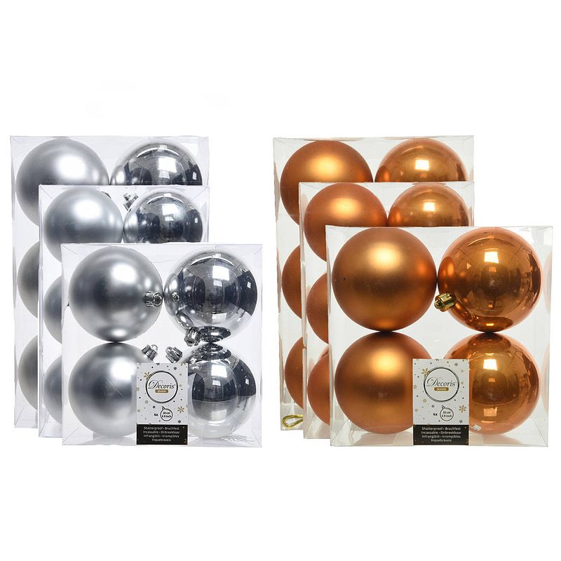 Foto van Kerstversiering kunststof kerstballen mix cognac bruin/zilver 6-8-10 cm pakket van 44x stuks - kerstbal