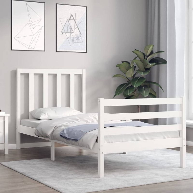 Foto van The living store massief grenenhouten bedframe - 195.5 x 95.5 x 100 cm - functioneel hoofd- en voeteneinde