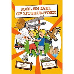 Foto van Joël en jael op museumtoer