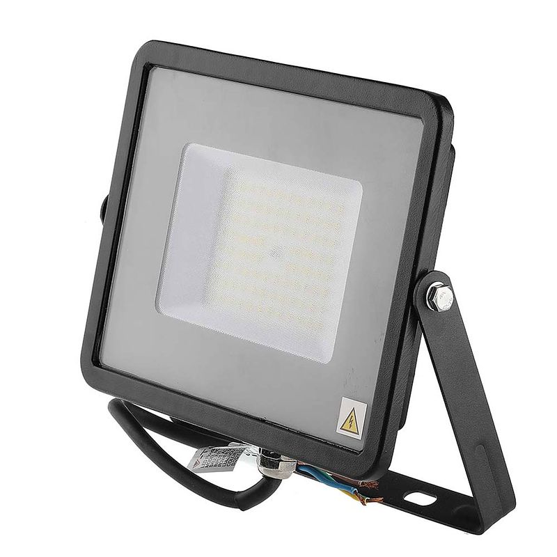 Foto van V-tac vt-56-b-n zwarte led schijnwerpers - 115lm/w - samsung - ip65 - 50w - 5750 lumen - 4000k - 5 jaar