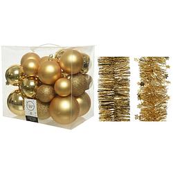 Foto van Kerstversiering kunststof kerstballen 6-8-10 cm met folieslingers pakket goud van 28x stuks - kerstbal