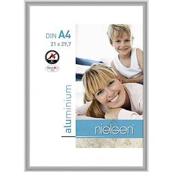 Foto van Fotolijst poster frame a4 brandvertragende vlamvertragende wissellijst zilver aluminium b1 certificering din 4102 - 1