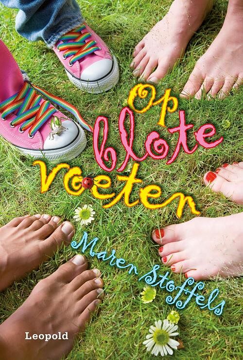 Foto van Op blote voeten - maren stoffels - ebook (9789025854225)