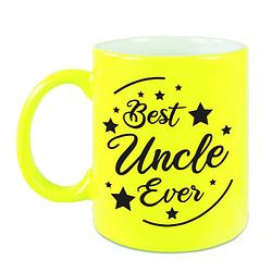 Foto van Best uncle ever cadeau koffiemok / theebeker neon geel 330 ml - feest mokken