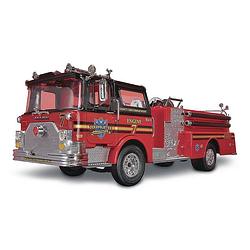 Foto van Revell 11225 mack fire pumper - snap tite brandweerauto (bouwpakket) 1:32