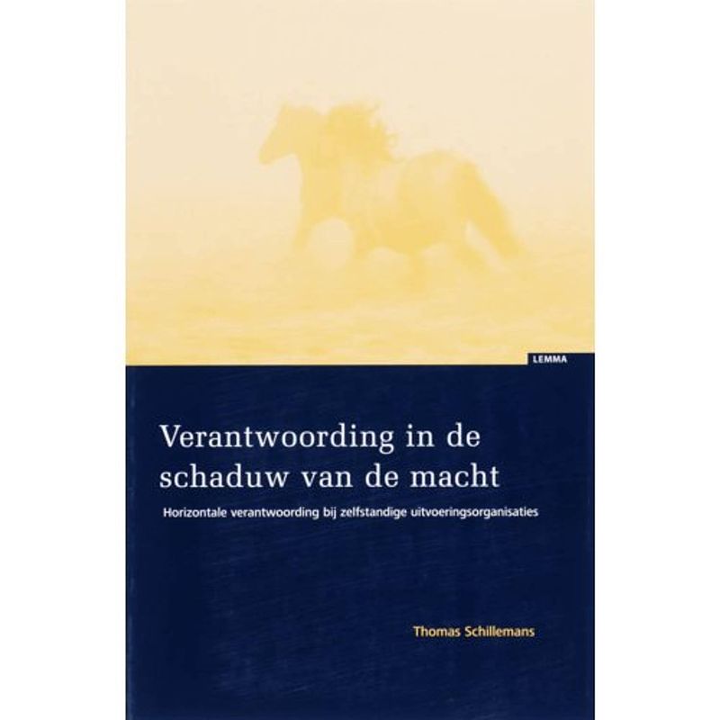 Foto van Verantwoording in de schaduw van de macht