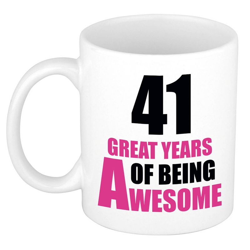 Foto van 41 great years of being awesome cadeau mok / beker wit en roze - feest mokken