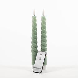 Foto van Led dinerkaarsen swirl - 2x - jade groen - 23 cm - afstandsbediening - led kaarsen