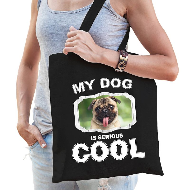 Foto van Katoenen tasje my dog is serious cool zwart - mopshond honden cadeau tas - feest boodschappentassen