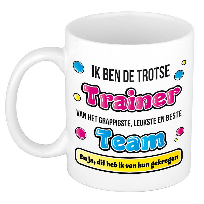 Foto van Bellatio decorations cadeau mok voor trainer - grappig - keramiek - 300 ml - feest mokken